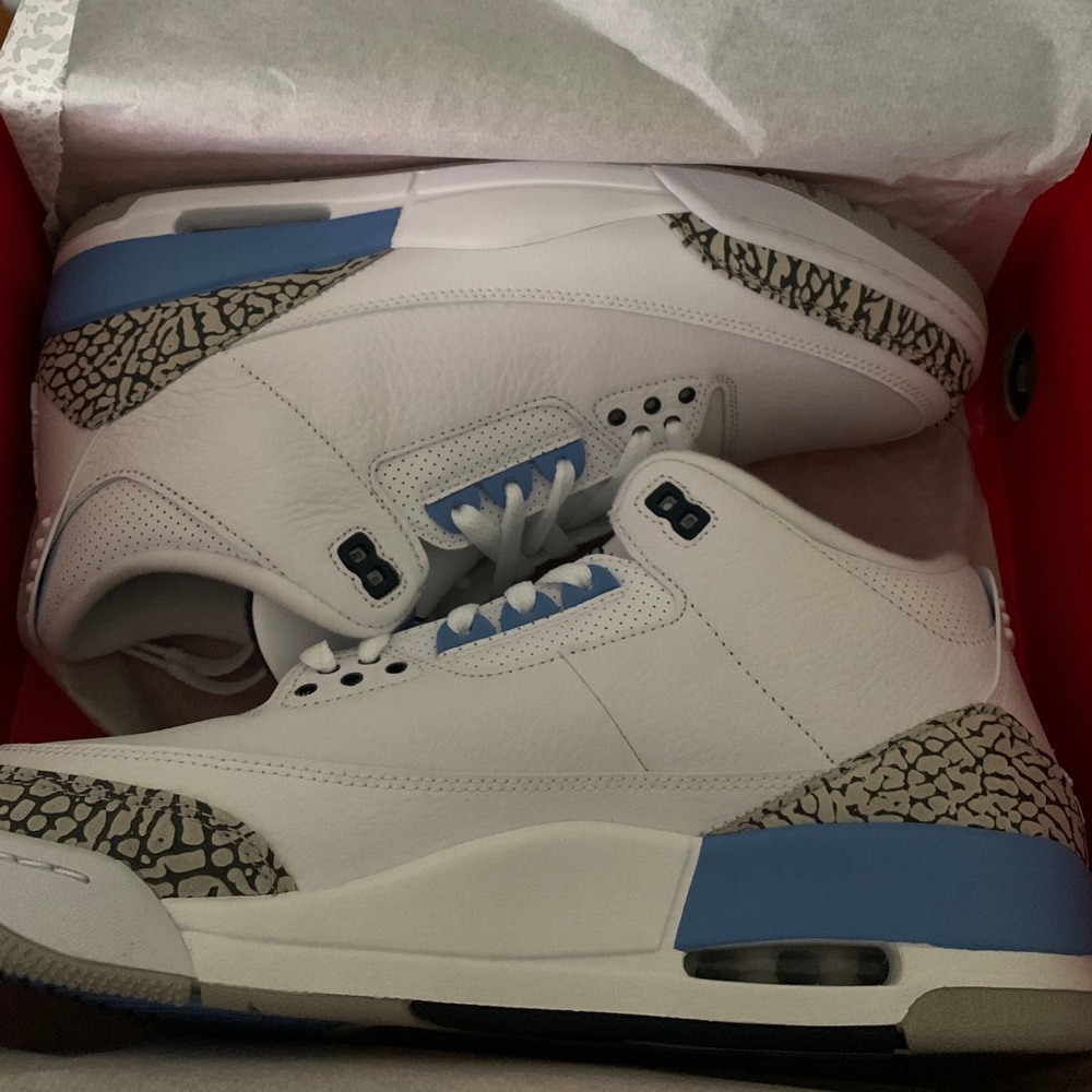 Air Jordan 3 “UNC”